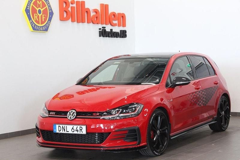 Röd Begagnad 2019 VW Golf VII GTI Halvkombi | 299 000 kr - Bild 1/4