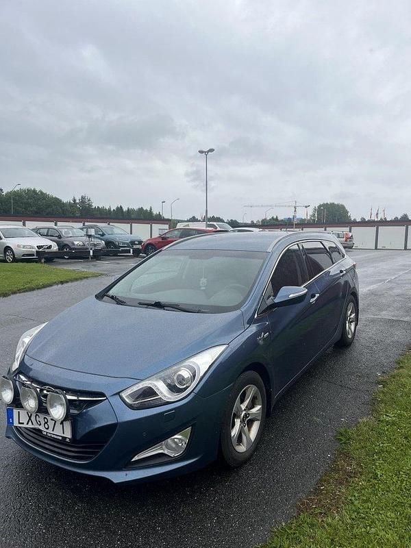 Blå Begagnad 2012 Hyundai i40 Kombi | 54 900 kr (Bra pris) - Bild 1/4