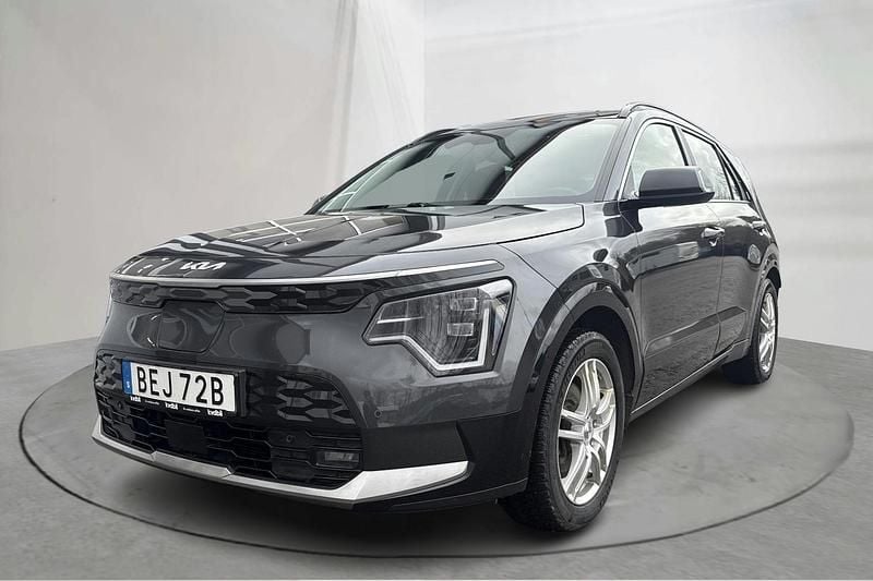 Grå Begagnad 2023 Kia e-Niro SUV | 249 000 kr (Superpris) - Bild 1/4