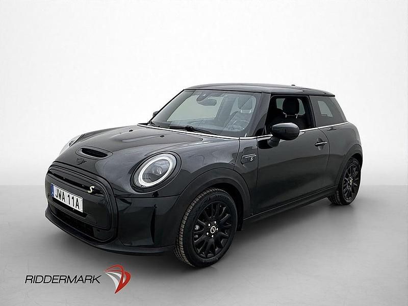 Begagnad Mini Cooper SE 135 kW (184 HK) 2023 Svart Halvkombi