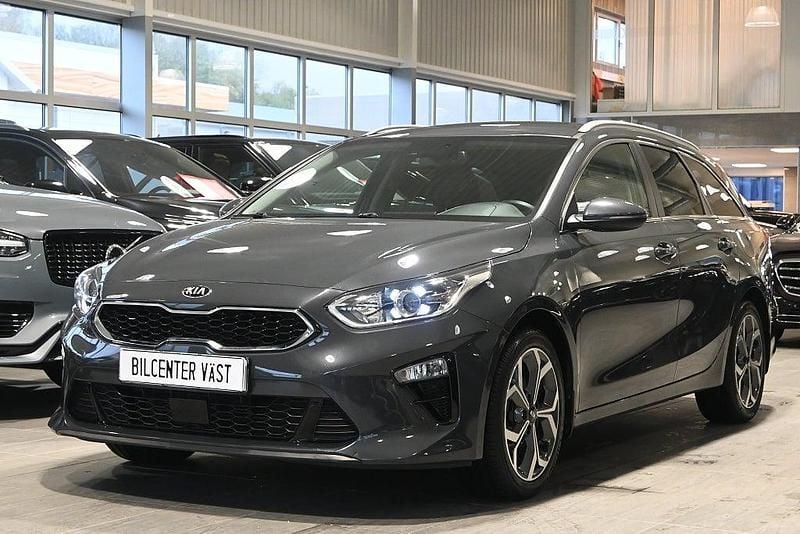 Grå (grå metallic) Begagnad 2020 Kia Ceed Sportswagon Advance Kombi | 209 000 kr (Marknadspris) - Bild 1/4
