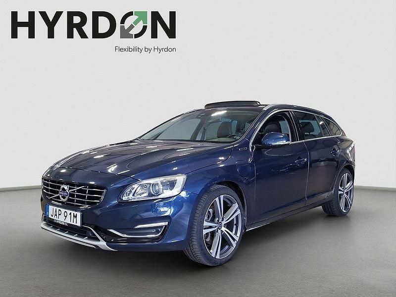 Mörkblå Begagnad 2013 Volvo V60 Summum Kombi | 164 000 kr (Marknadspris) - Bild 1/4