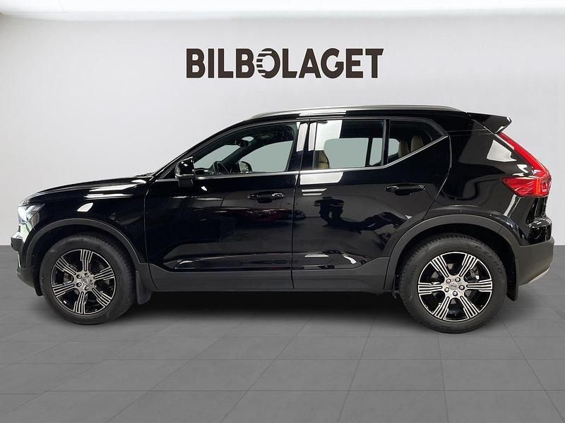 Begagnad Volvo XC40 Inscription 192 HK (141 kW) 2022 Svart SUV