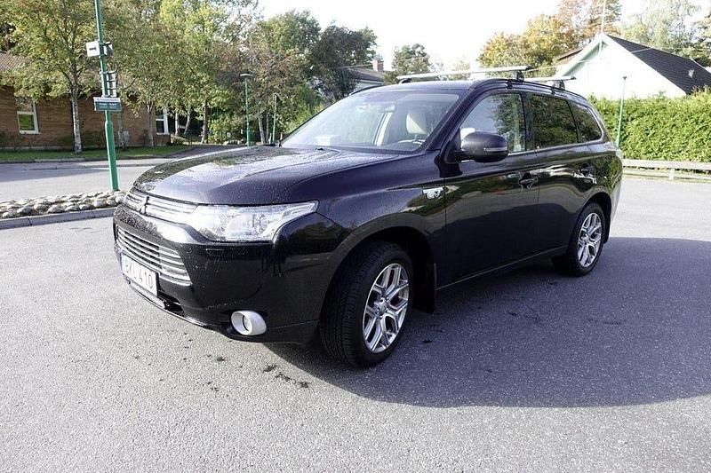 Begagnad 2014 Mitsubishi Outlander SUV | 149 000 kr - Bild 1/4