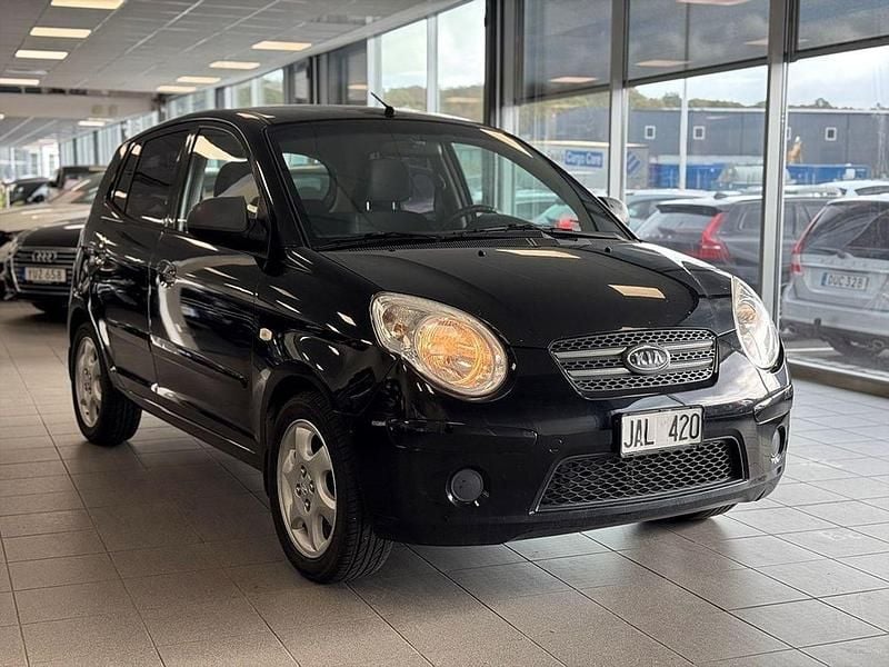 Svart Begagnad 2009 Kia Picanto 2 Halvkombi | 29 900 kr (Lite dyr) - Bild 1/4