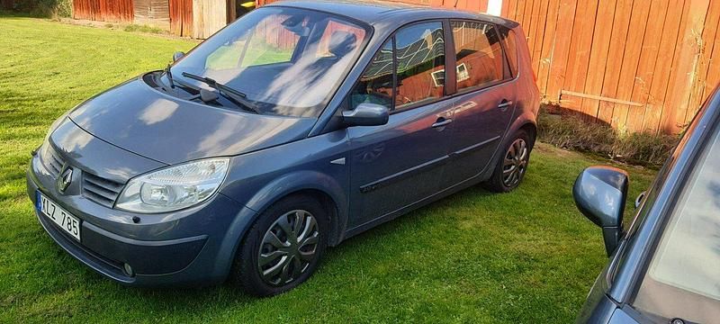 Grå Begagnad 2006 Renault Scénic II Minibuss | 21 000 kr (Bra pris) - Bild 1/3