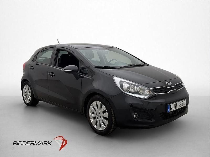 Begagnad Kia Rio 85 HK (62 kW) 2013 Svart Halvkombi