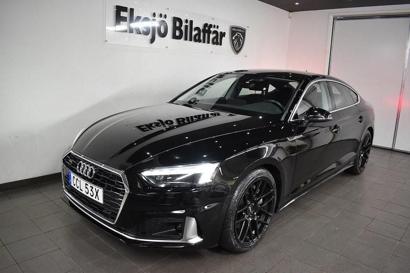 Svart Begagnad 2022 Audi A5 Sportback Sport Halvkombi | 347 500 kr (Bra pris) - Bild 1/4