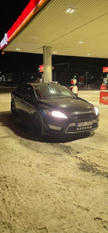 Begagnad Ford Mondeo 130 HK (95 kW) 2008 Svart Halvkombi