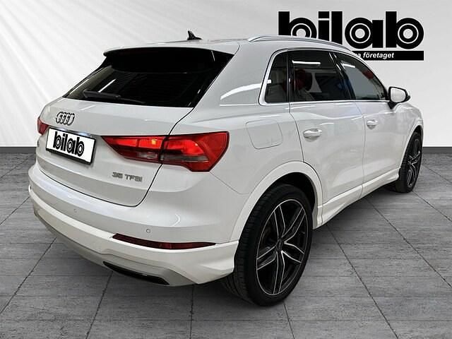 Begagnad Audi Q3 Advanced Plus 150 HK (110 kW) 2019 Ibisvit SUV