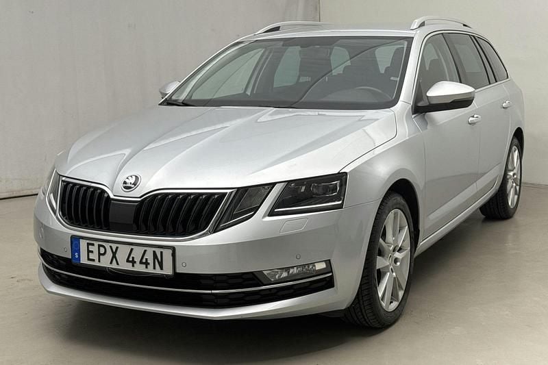 Silver Begagnad 2020 Skoda Octavia | 203 000 kr - Bild 1/4