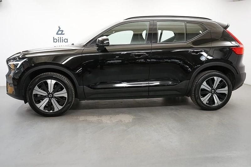 Begagnad Volvo XC40 Core 185 kW (252 HK) 2022 Svart SUV