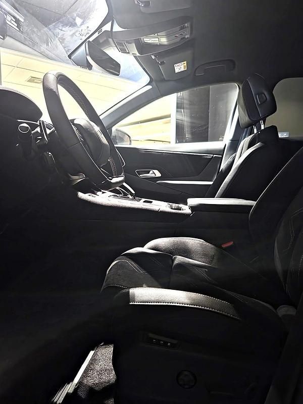 Begagnad DS Automobiles DS7 Crossback Performance Line Plus 200 HK (147 kW) 2023 Grå SUV