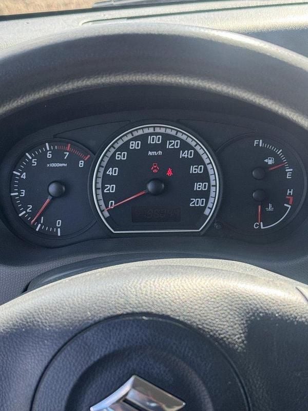 Blå Begagnad 2006 Suzuki Swift Halvkombi | 15 000 kr (Marknadspris) - Bild 1/4