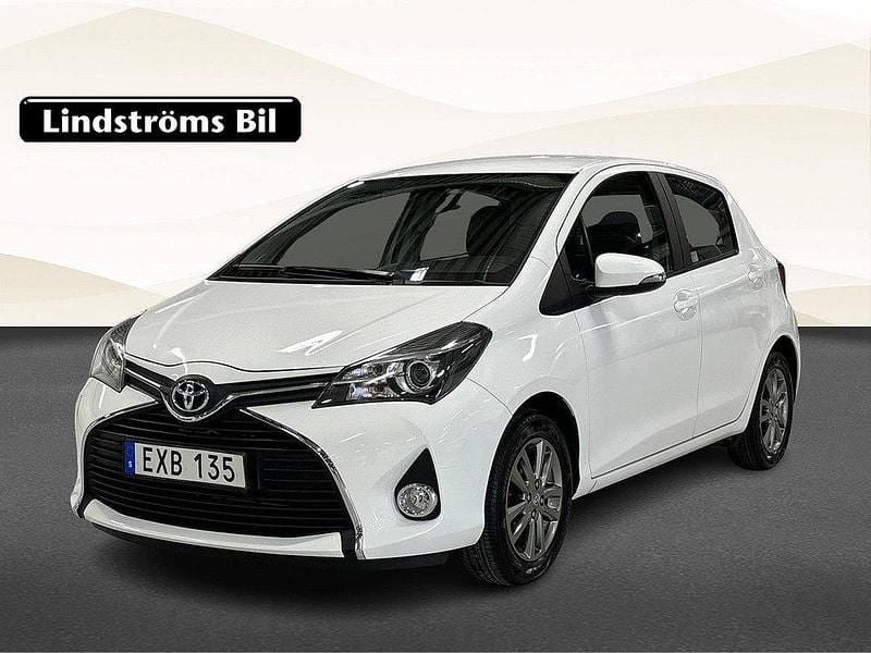 Vit Begagnad 2014 Toyota Yaris Active Halvkombi | 89 900 kr (Marknadspris) - Bild 1/3