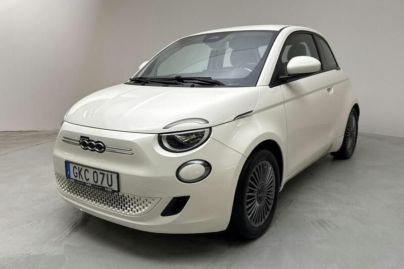 Vit Begagnad 2022 Fiat 500e | 160 000 kr - Bild 1/4