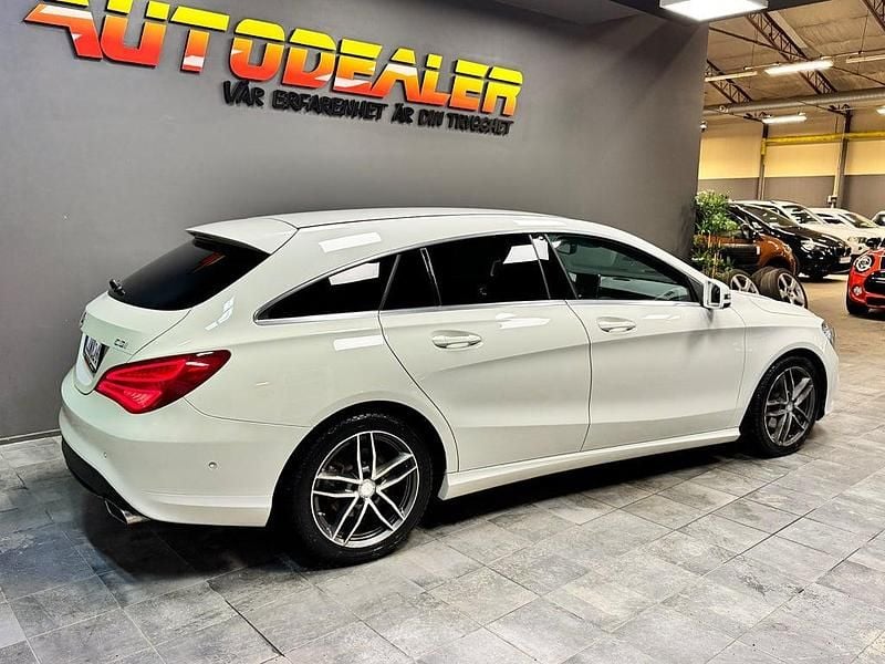 Begagnad Mercedes CLA220 Shooting Brake Urban 177 HK (130 kW) 2015 Vit Kombi