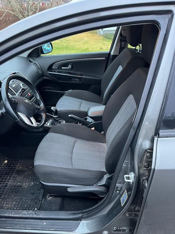 Begagnad Kia Ceed Sportswagon 115 HK (84 kW) 2010 Kombi