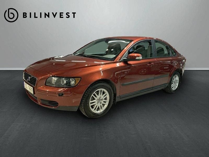Röd Begagnad 2006 Volvo S40 Kinetic Sedan | 69 900 kr (Lite dyr) - Bild 1/4
