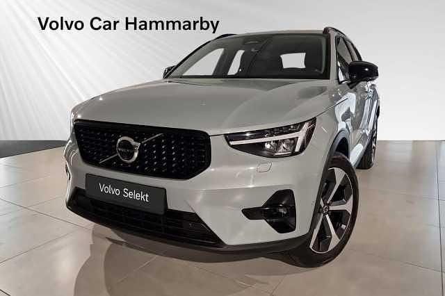 Begagnad 2025 Volvo XC40 SUV | 404 900 kr - Bild 1/3