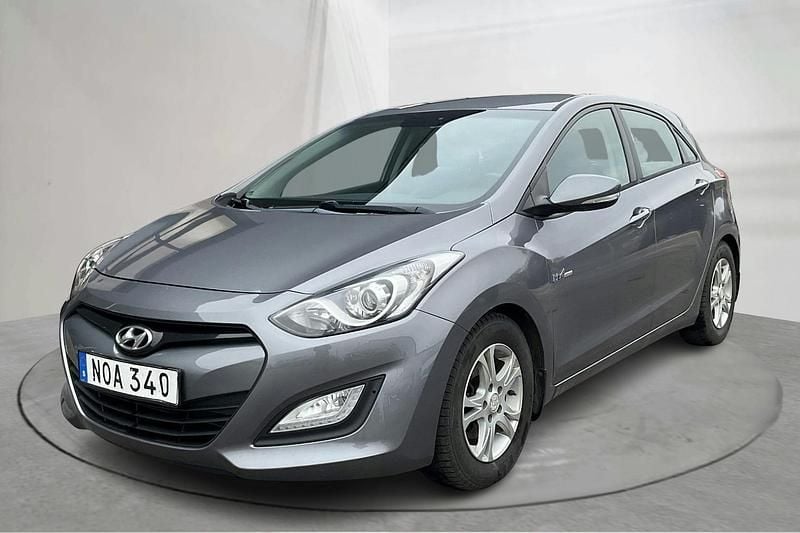 Grå Begagnad 2014 Hyundai i30 | 45 000 kr (Marknadspris) - Bild 1/4