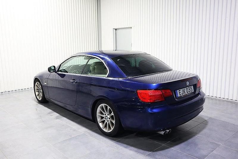 Begagnad BMW 330 Cabriolet Comfort Edition 245 HK (180 kW) 2012 Blå Cab