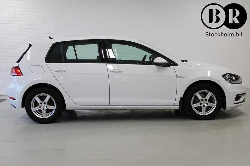 Begagnad VW Golf VII 131 HK (96 kW) 2019 Vit