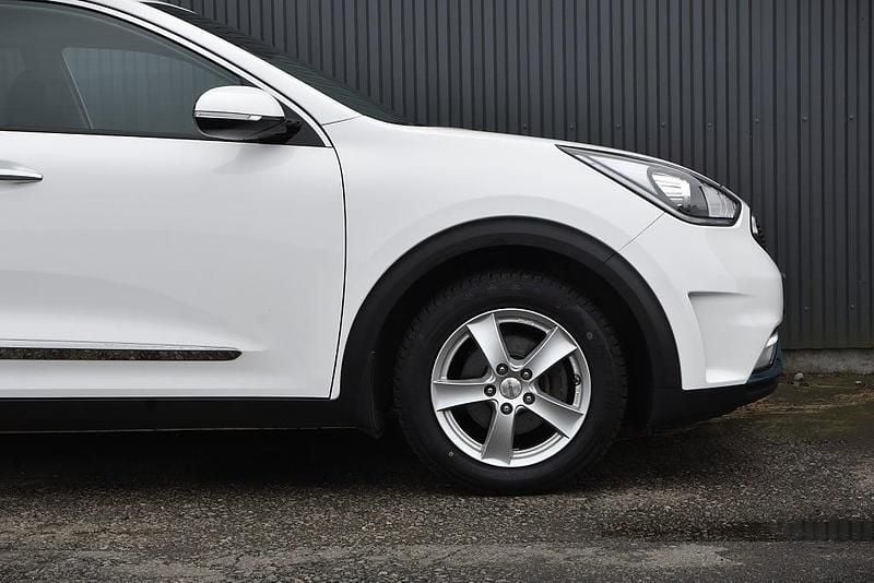 Begagnad Kia Niro Advance 141 HK (103 kW) 2018 Vit SUV