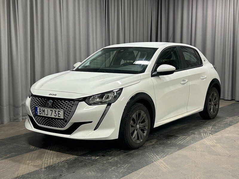 Vit Begagnad 2021 Peugeot e-208 Active Halvkombi | 162 800 kr (Marknadspris) - Bild 1/4