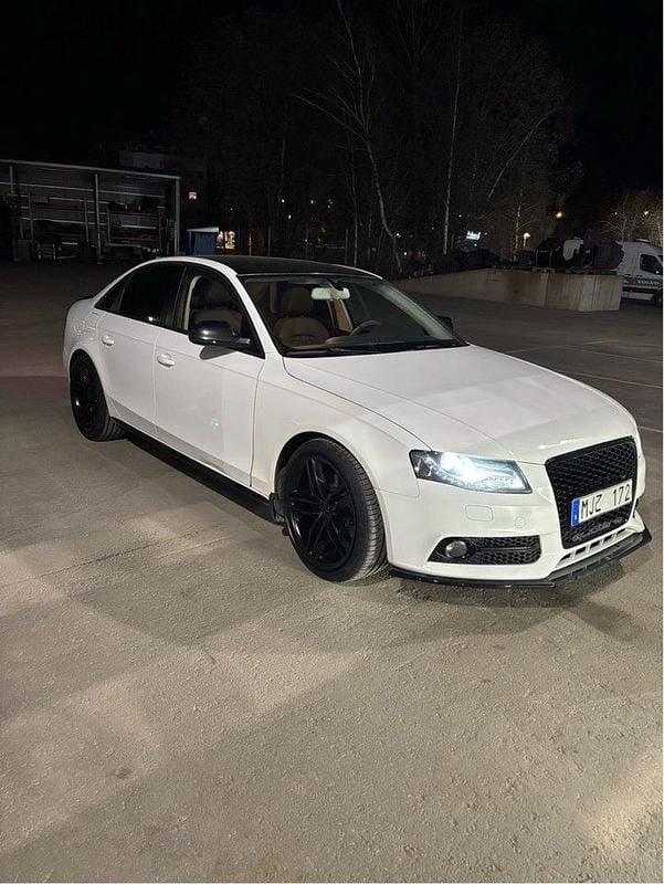 Vit Begagnad 2011 Audi A4 Sedan | 90 000 kr (Marknadspris) - Bild 1/4