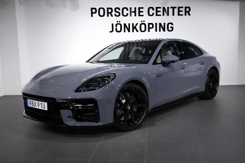 Begagnad 2025 Porsche Panamera 4 Sedan | 1 750 000 kr - Bild 1/4