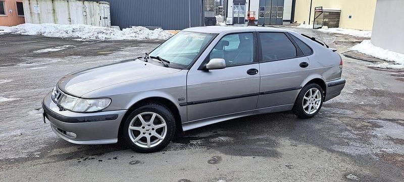 Begagnad Saab 9-3 150 HK (110 kW) 2001 Grå