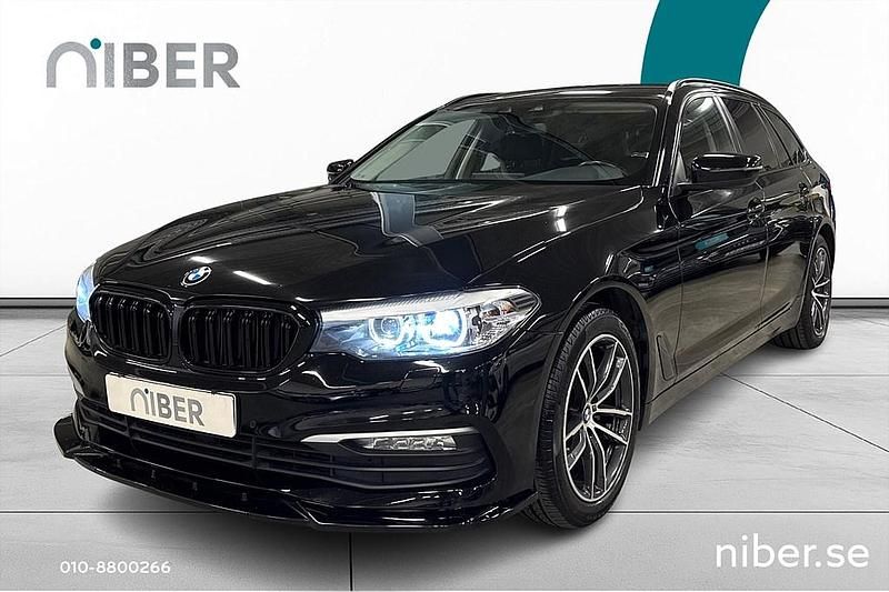 Svart Begagnad 2017 BMW 520 M Sport Kombi | 184 900 kr (Bra pris) - Bild 1/4
