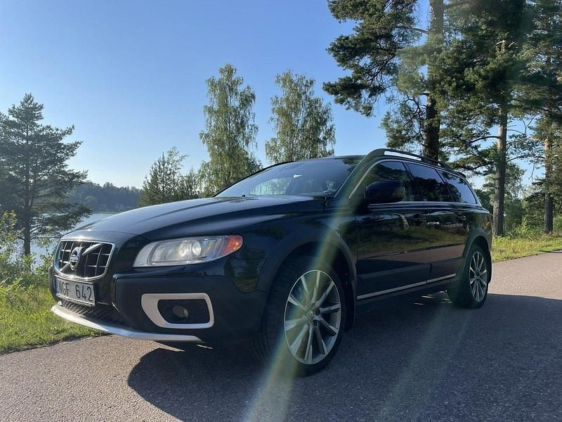 Svart Begagnad 2013 Volvo XC70 Momentum SUV | 130 000 kr (Marknadspris) - Bild 1/4