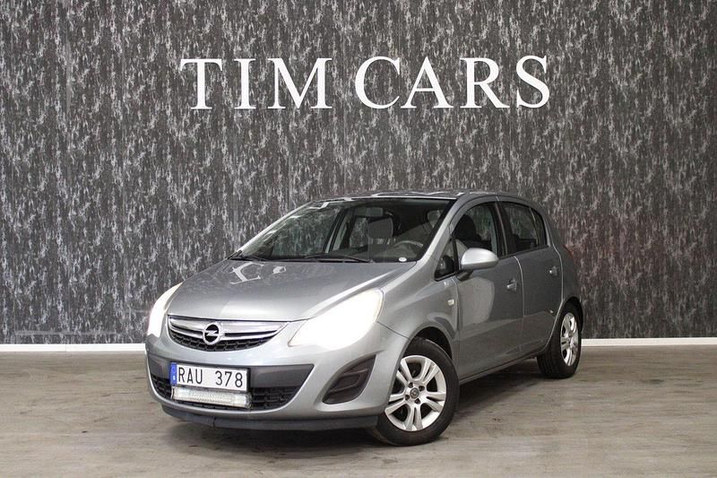 Grå Begagnad 2013 Opel Corsa Enjoy Halvkombi | 39 999 kr (Marknadspris) - Bild 1/4