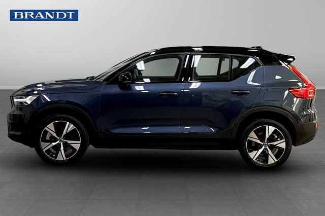 Begagnad Volvo XC40 Core 172 kW (234 HK) 2022 Blå SUV