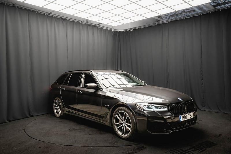Begagnad BMW 530 M Sport 292 HK (214 kW) 2023 Grå