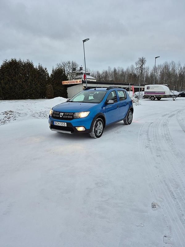 Begagnad Dacia Sandero Stepway 90 HK (66 kW) 2017 Blå Kombi