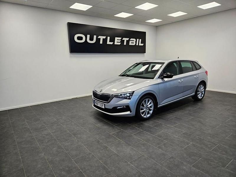Silver Begagnad 2019 Skoda Scala Halvkombi | 189 000 kr (Bra pris) - Bild 1/4