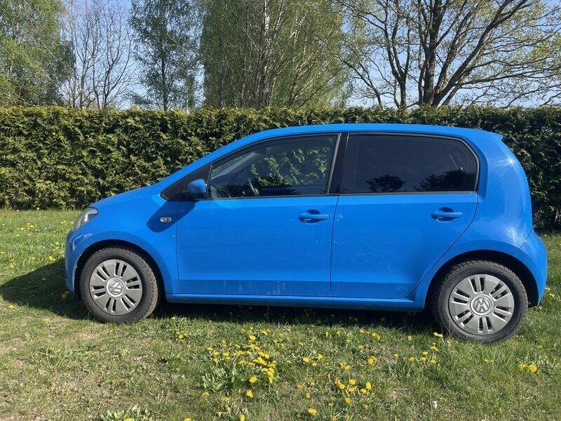 Blå Begagnad 2015 VW up! Halvkombi | 45 000 kr (Marknadspris) - Bild 1/4