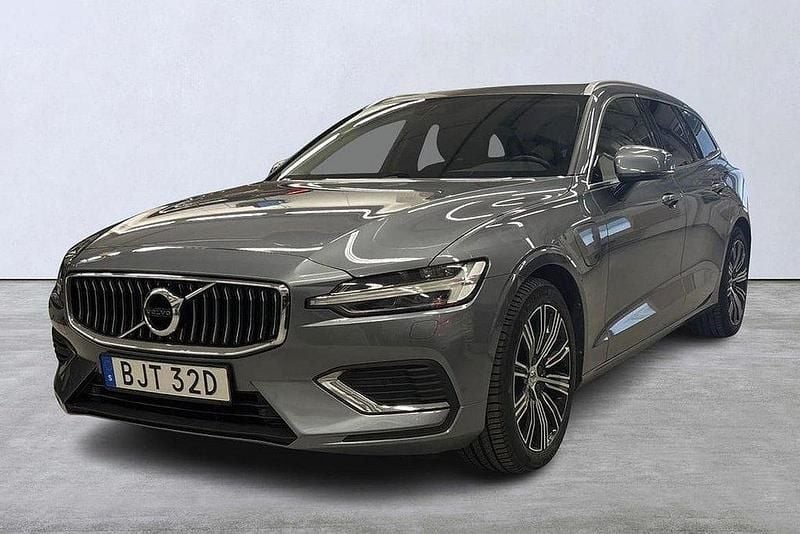 Grå Begagnad 2021 Volvo V60 Inscription Kombi | 279 900 kr (Superpris) - Bild 1/4