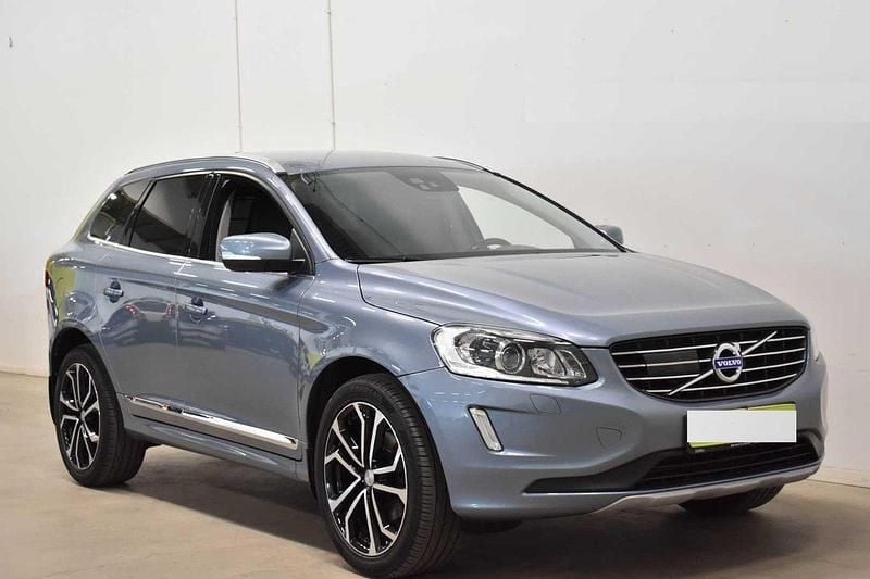 Blå Begagnad 2017 Volvo XC60 Standard SUV | 215 000 kr (Bra pris) - Bild 1/4