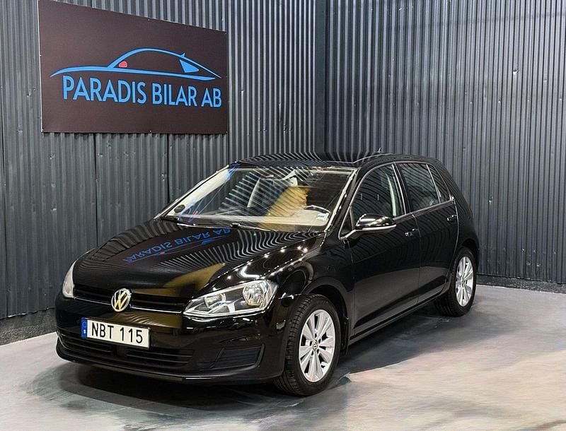 Svart Begagnad 2016 VW Golf VII Halvkombi | 109 900 kr (Bra pris) - Bild 1/4