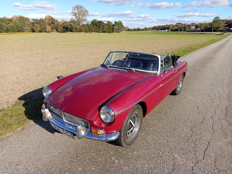 Begagnad 1973 MG B Cab | 79 500 kr - Bild 1/4