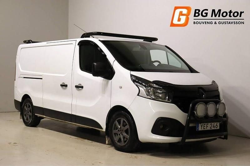 Vit Begagnad 2016 Renault Trafic Minibuss | 79 900 kr (Lite dyr) - Bild 1/4