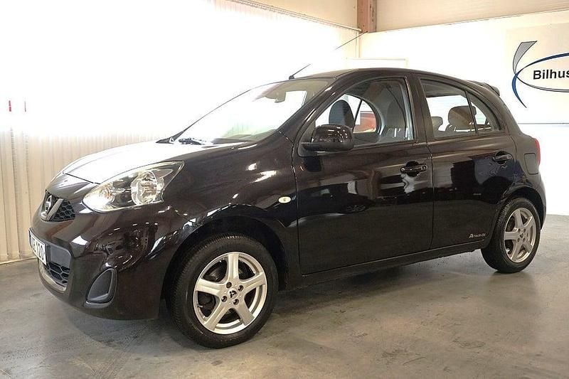 Lila Begagnad 2016 Nissan Micra Halvkombi | 79 000 kr (Marknadspris) - Bild 1/4