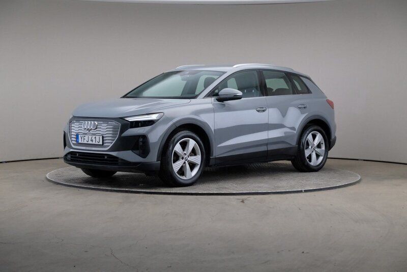Grå Begagnad 2021 Audi Q4 e-tron Proline SUV | 279 000 kr (Dyr) - Bild 1/4