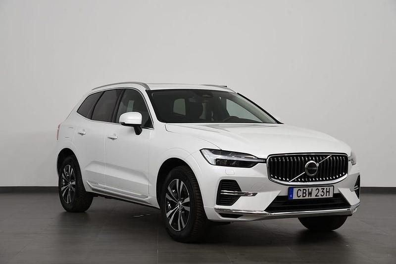 Begagnad Volvo XC60 Core 355 HK (261 kW) 2024 Vit SUV
