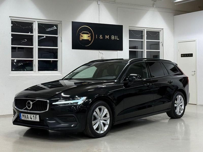 Svart Begagnad 2020 Volvo V60 Momentum Kombi | 169 900 kr (Lite dyr) - Bild 1/4