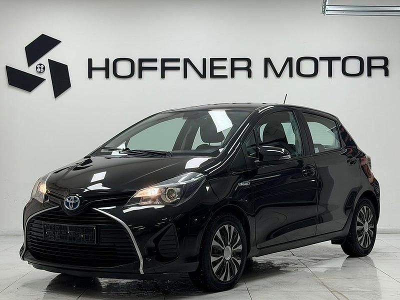 Svart Begagnad 2013 Toyota Yaris Hybrid Active Halvkombi | 109 000 kr (Marknadspris) - Bild 1/4